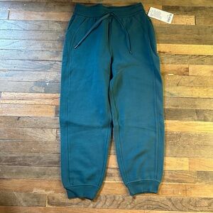 Lululemon Relaxed Fit Scuba Joggers - Size 8 - Green Jasper - NWT!